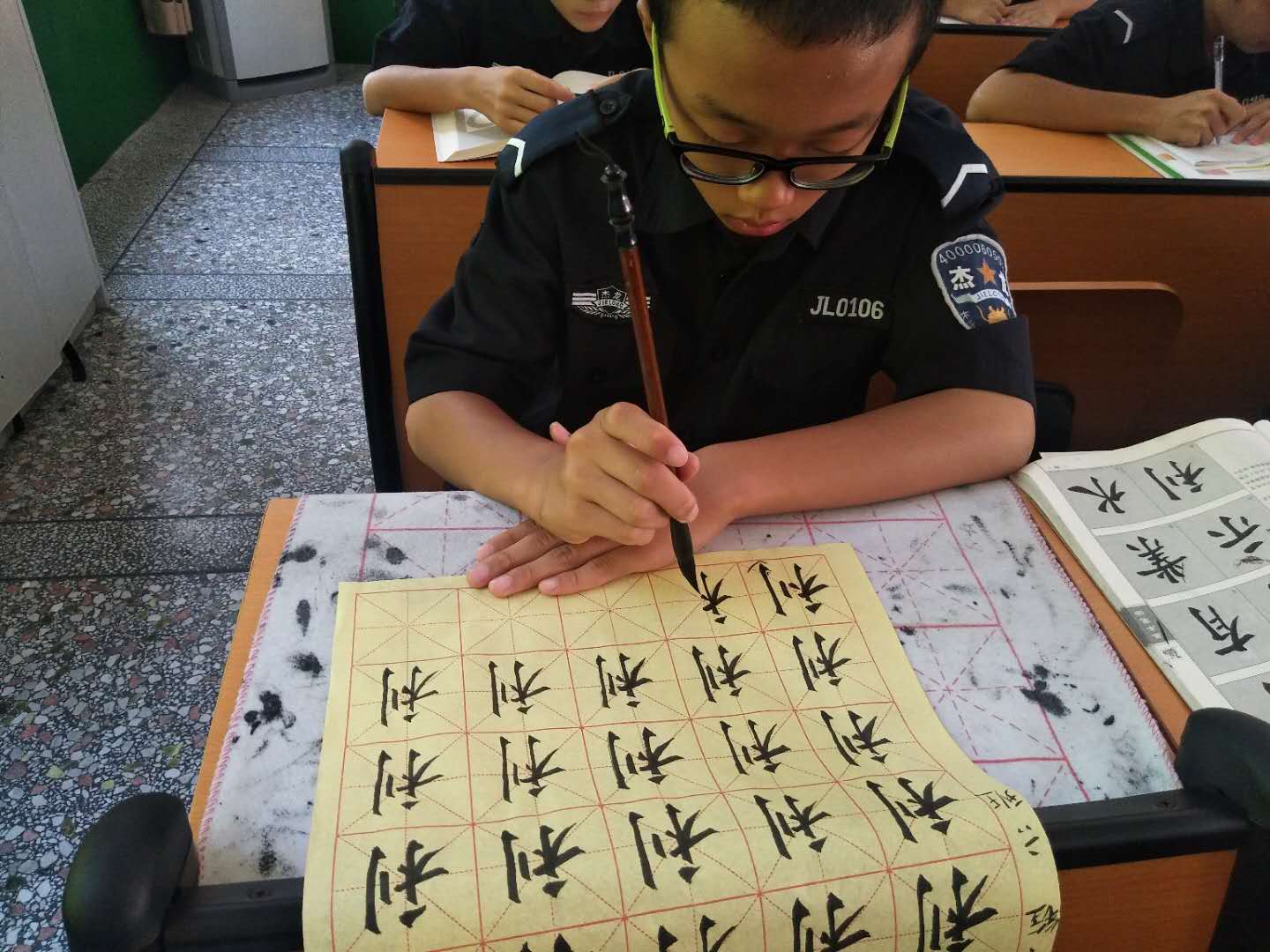 杰龙励志教育书法特长培训