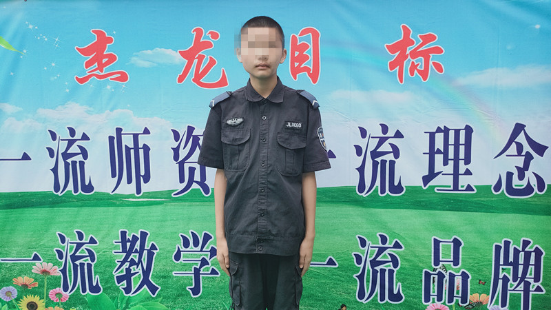 长沙县杰龙青少年特训学校青少年教育学校《妈妈我不想厌学，请尊重我》